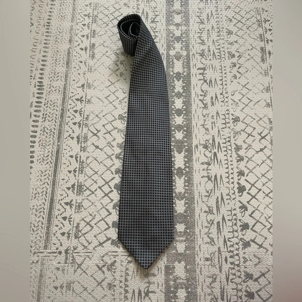🌸clearance Barneys New York tie 100% silk - Picture 1 of 5